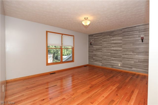 2533 Acorn Avenue, Ravenna, OH 44266