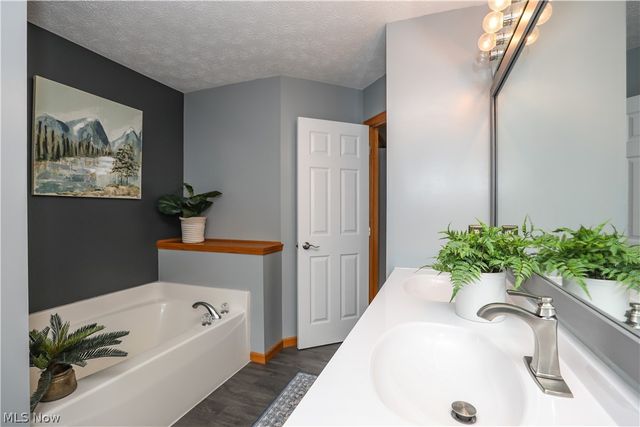 2533 Acorn Avenue, Ravenna, OH 44266