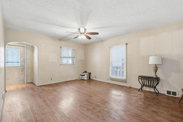 235 Mainzer Street, West Saint Paul, MN 55118