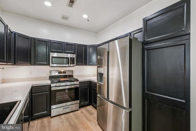 8 CRUSADER CT, Germantown, MD 20874