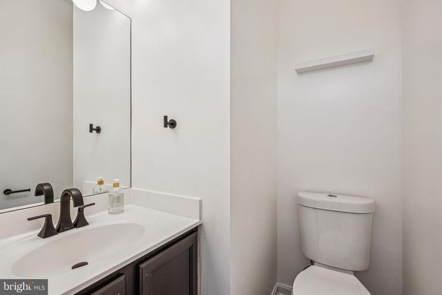 8 CRUSADER CT, Germantown, MD 20874