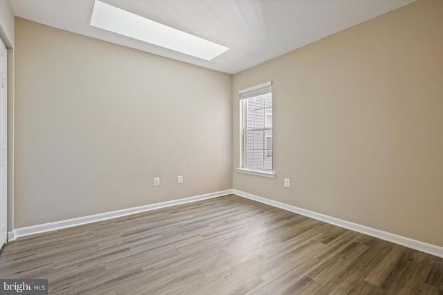 8 CRUSADER CT, Germantown, MD 20874