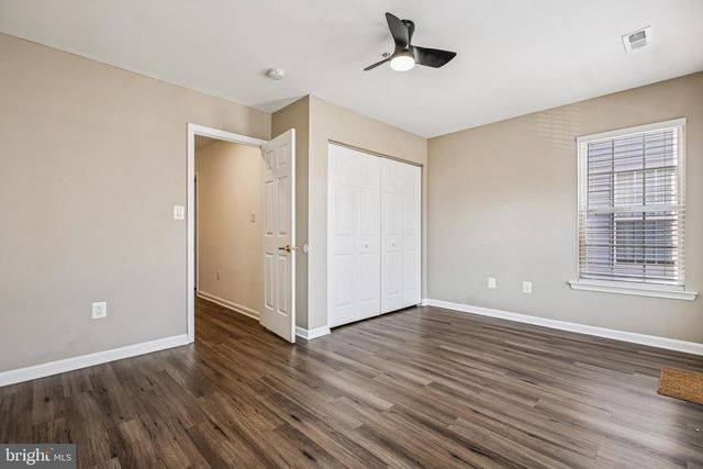 8 CRUSADER CT, Germantown, MD 20874