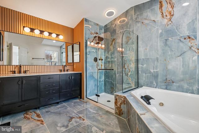 8 CRUSADER CT, Germantown, MD 20874