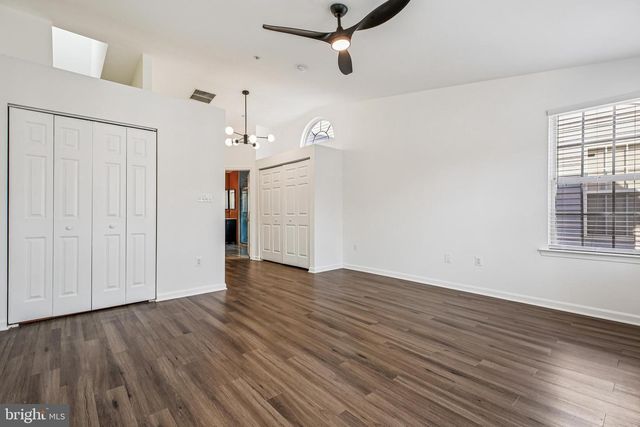 8 CRUSADER CT, Germantown, MD 20874