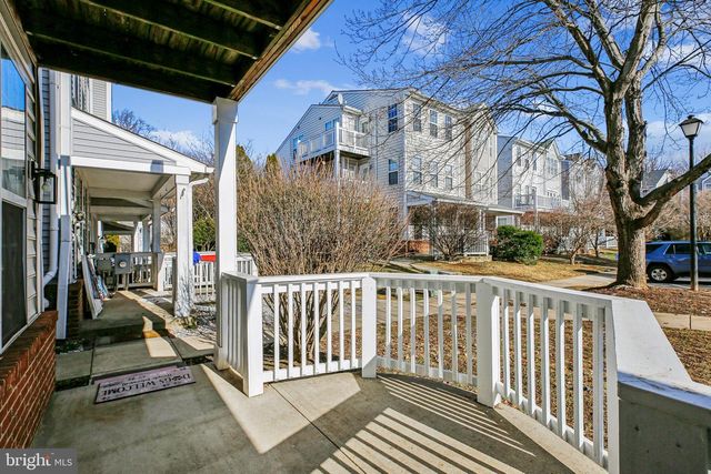 8 CRUSADER CT, Germantown, MD 20874