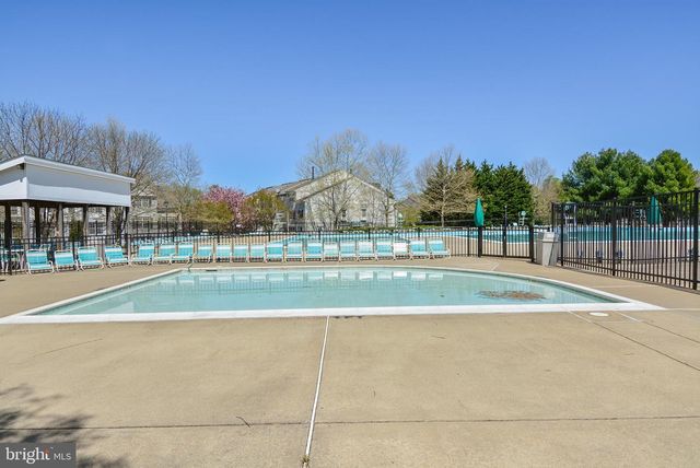 8 CRUSADER CT, Germantown, MD 20874