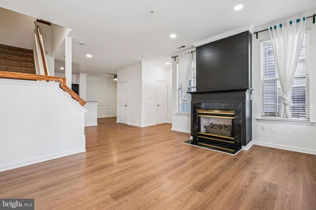 8 CRUSADER CT, Germantown, MD 20874