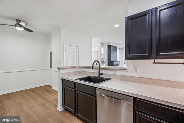 8 CRUSADER CT, Germantown, MD 20874