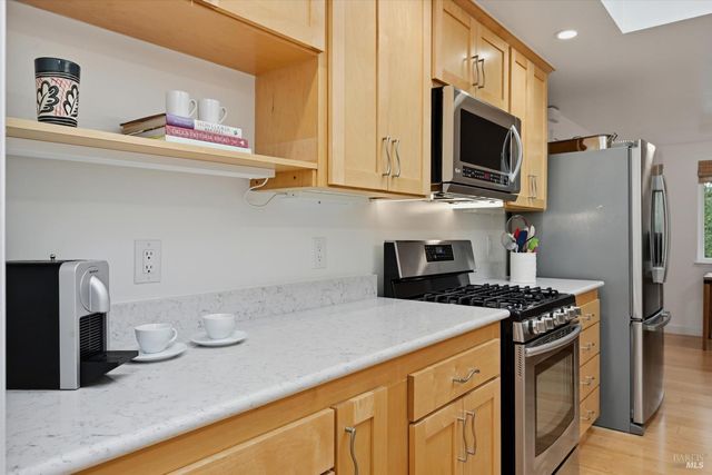 6480 Meadowridge Dr, Santa Rosa, CA 95409