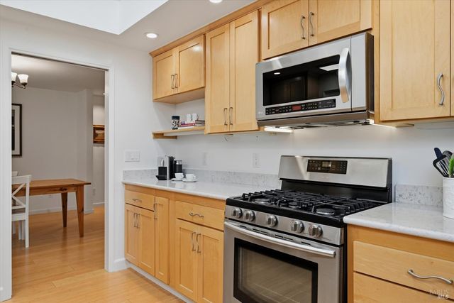 6480 Meadowridge Dr, Santa Rosa, CA 95409