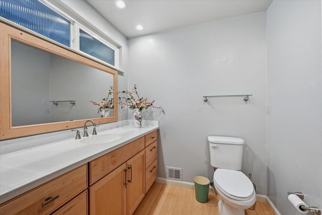 6480 Meadowridge Dr, Santa Rosa, CA 95409