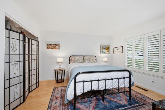 6480 Meadowridge Dr, Santa Rosa, CA 95409