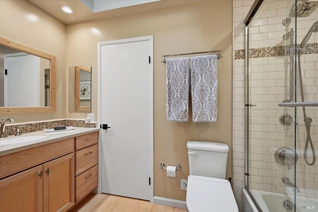 6480 Meadowridge Dr, Santa Rosa, CA 95409