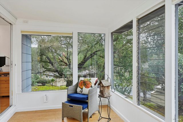 6480 Meadowridge Dr, Santa Rosa, CA 95409