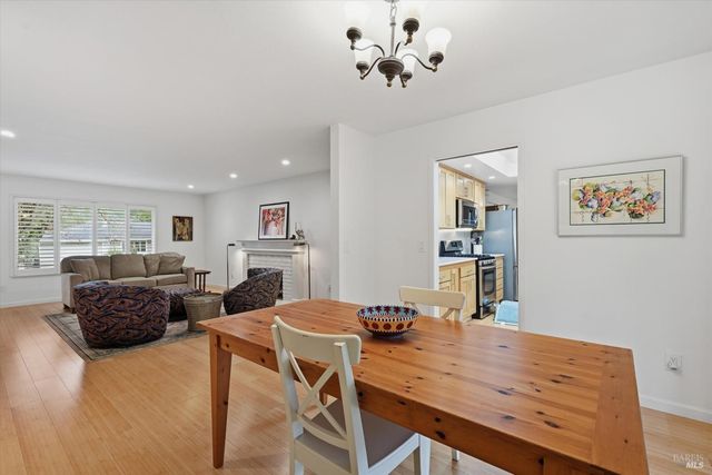 6480 Meadowridge Dr, Santa Rosa, CA 95409