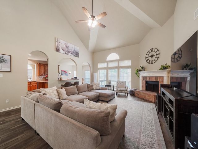 719 Rock Springs Drive, Richmond, TX 77469