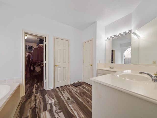 719 Rock Springs Drive, Richmond, TX 77469