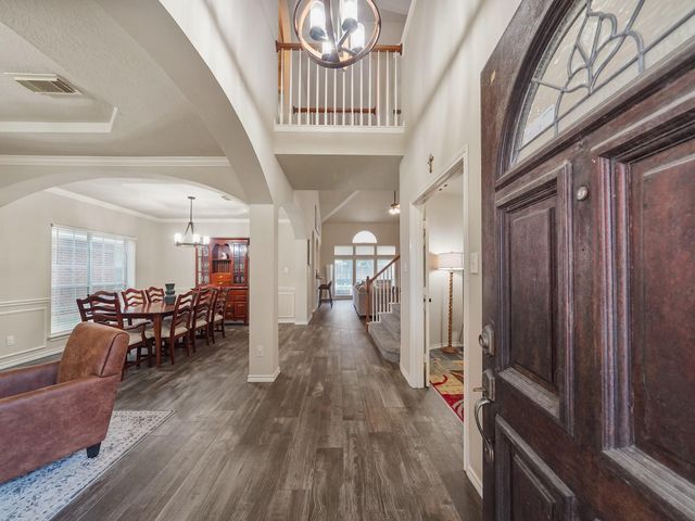 719 Rock Springs Drive, Richmond, TX 77469