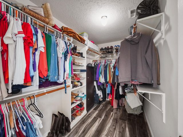 719 Rock Springs Drive, Richmond, TX 77469
