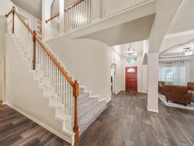 719 Rock Springs Drive, Richmond, TX 77469