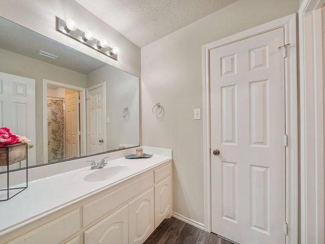 719 Rock Springs Drive, Richmond, TX 77469