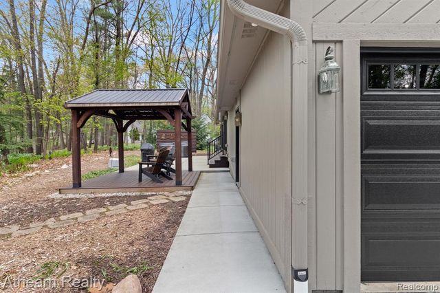 5126 Braddock Court, Brighton, MI 48114