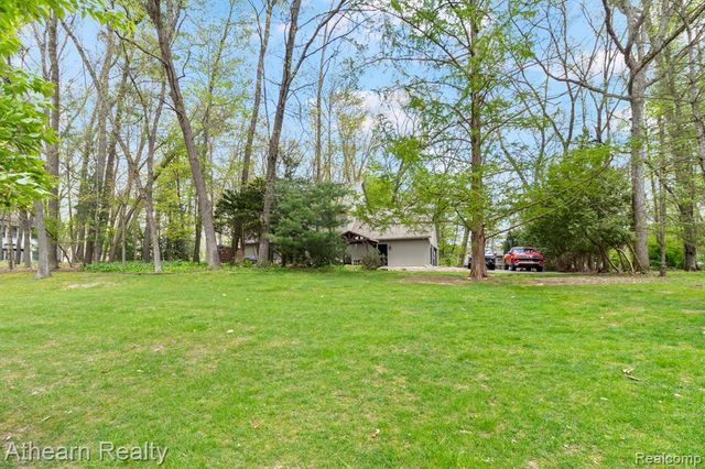 5126 Braddock Court, Brighton, MI 48114