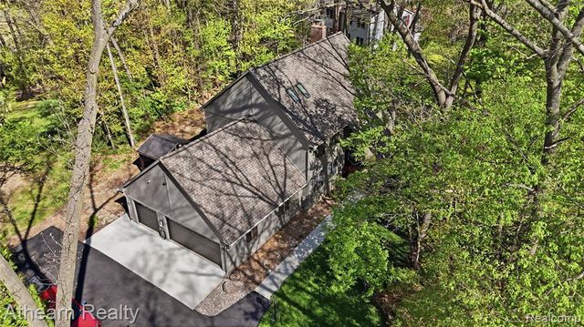 5126 Braddock Court, Brighton, MI 48114