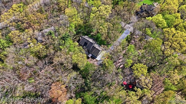 5126 Braddock Court, Brighton, MI 48114