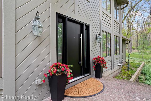 5126 Braddock Court, Brighton, MI 48114