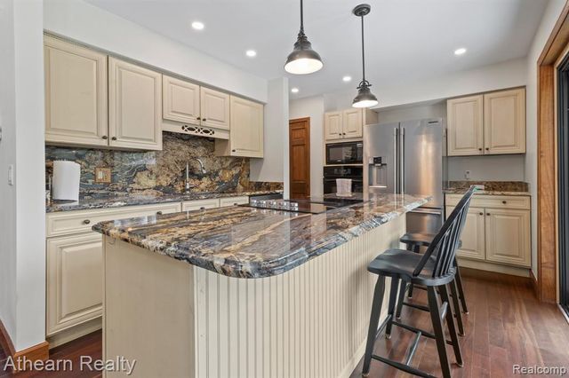 5126 Braddock Court, Brighton, MI 48114