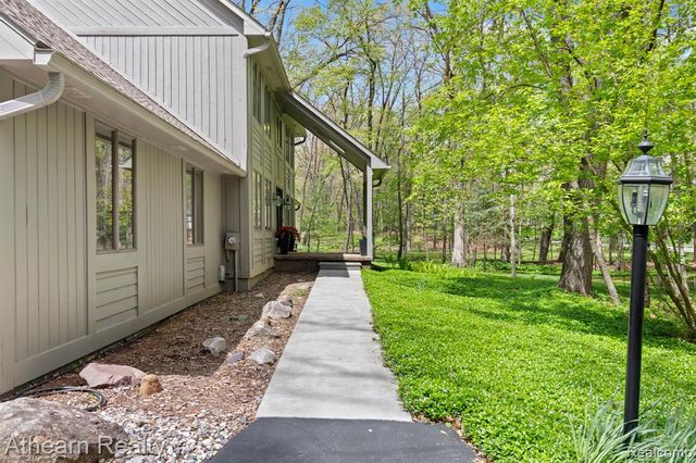 5126 Braddock Court, Brighton, MI 48114