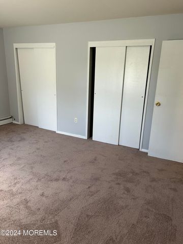 4 Windsor Terrace B, Freehold, NJ 07728