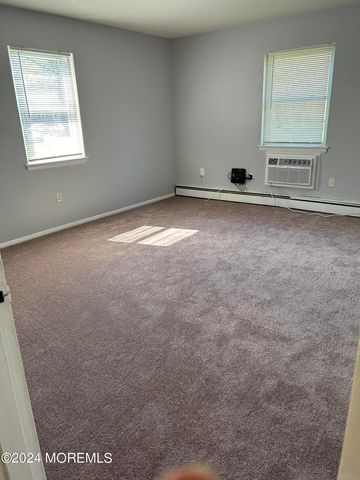4 Windsor Terrace B, Freehold, NJ 07728