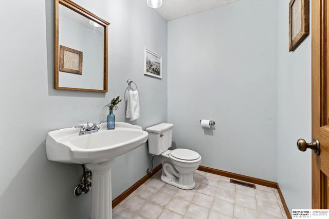 5601 Grace Lane, Lincoln, NE 68527