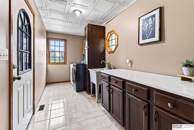 5601 Grace Lane, Lincoln, NE 68527
