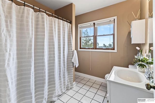 5601 Grace Lane, Lincoln, NE 68527