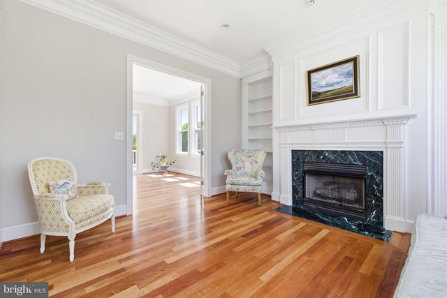 15018 CLOVER HILL RD, Waterford, VA 20197