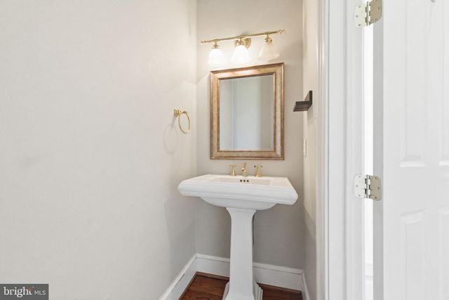 15018 CLOVER HILL RD, Waterford, VA 20197