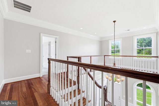 15018 CLOVER HILL RD, Waterford, VA 20197