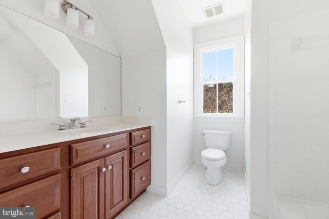15018 CLOVER HILL RD, Waterford, VA 20197
