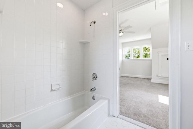 15018 CLOVER HILL RD, Waterford, VA 20197
