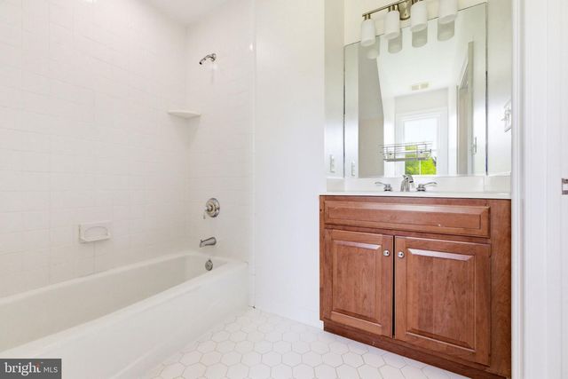 15018 CLOVER HILL RD, Waterford, VA 20197