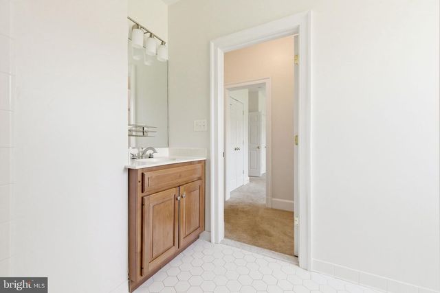 15018 CLOVER HILL RD, Waterford, VA 20197