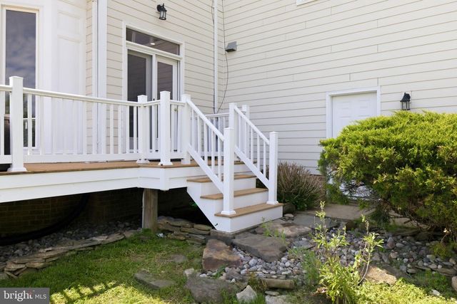 15018 CLOVER HILL RD, Waterford, VA 20197