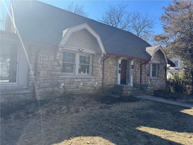 1875 E 76th Terrace, Kansas City, MO 64132