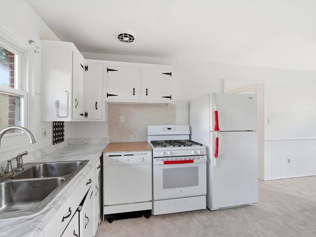 28678 Hales Street, Madison Heights, MI 48071