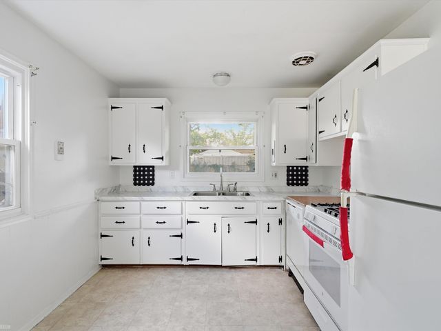 28678 Hales Street, Madison Heights, MI 48071