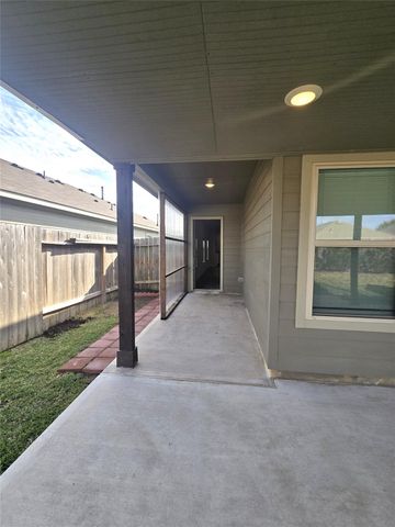 154 Bellewood Manor Drive, Magnolia, TX 77354